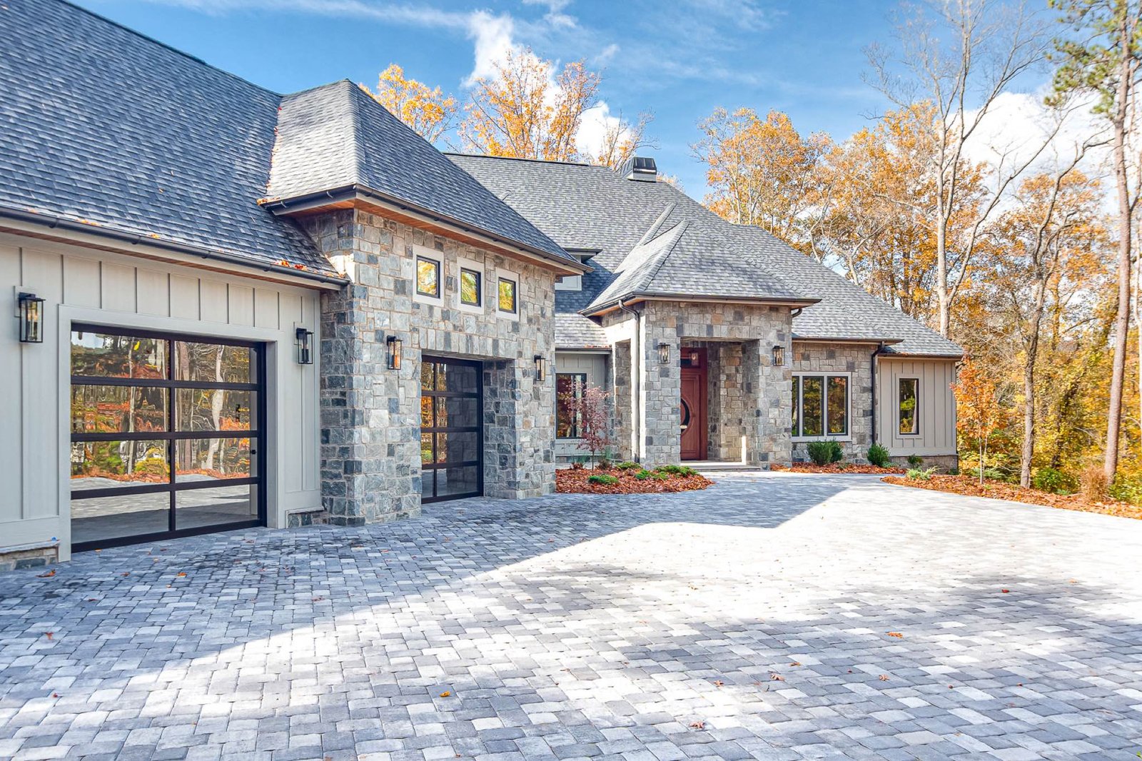 Mountain exterior real estate photograph by Pavlov Photo