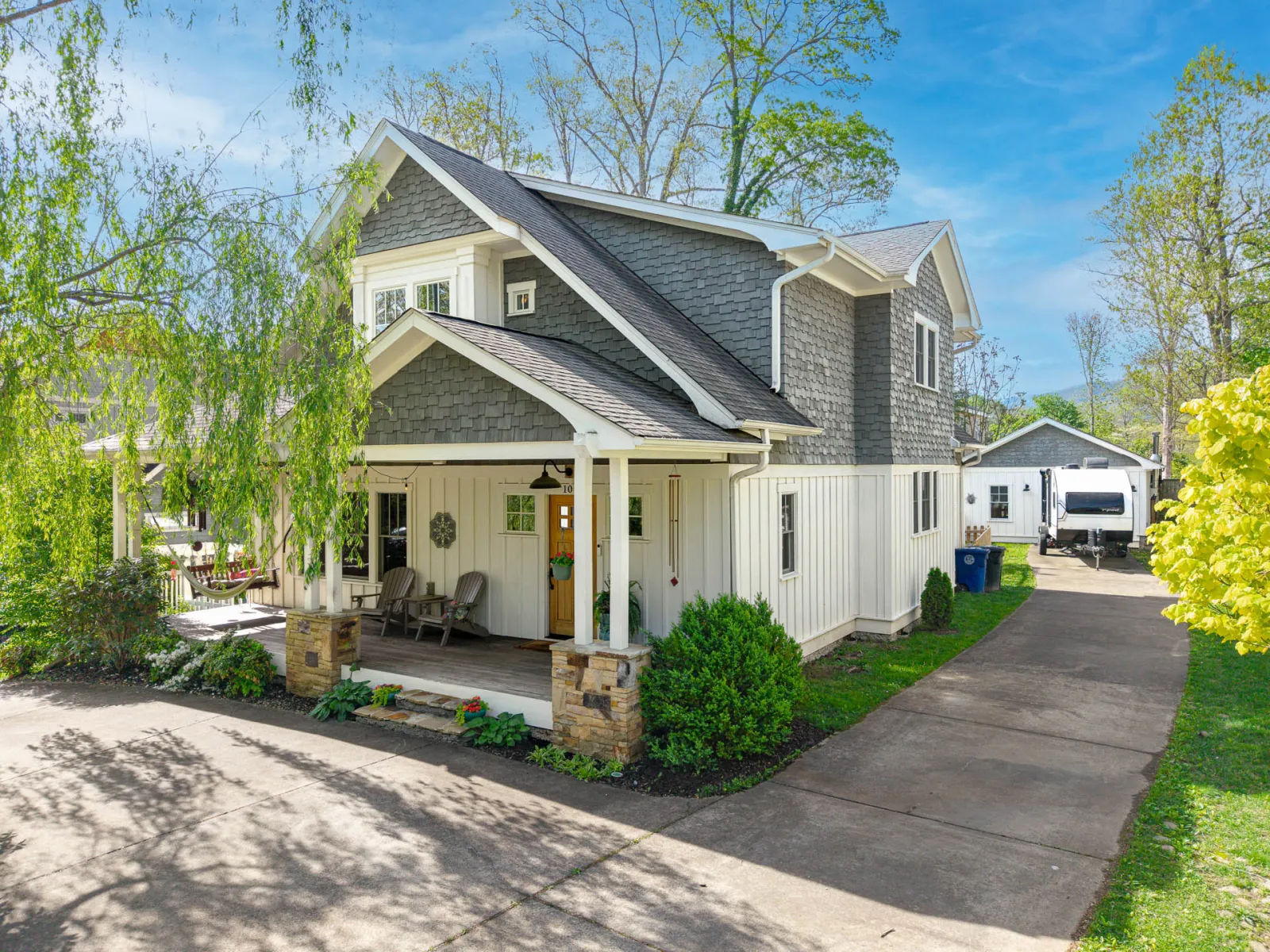 106 4th St, Black Mountain, NC real estate photography
