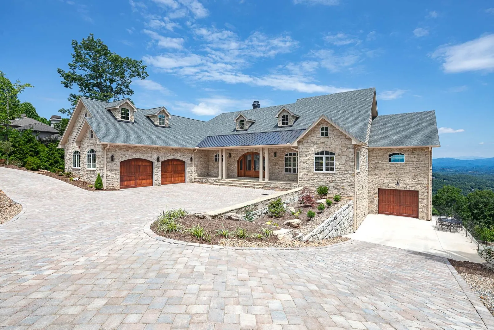 123 Berry Creek Dr, Flat Rock, NC 28731 real estate photography