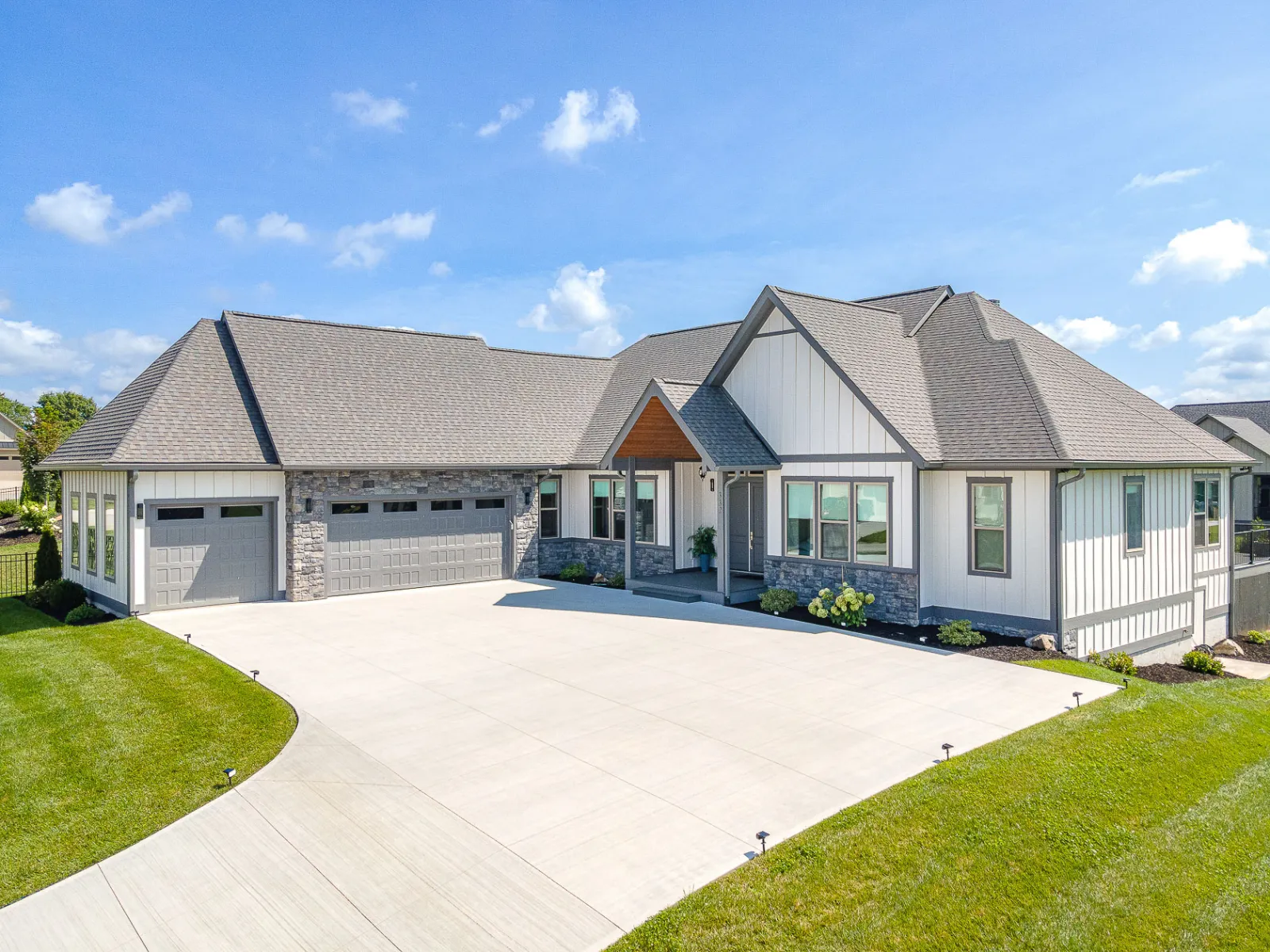 332 Samuel Dr, Mills River, NC 28759 real estate photography