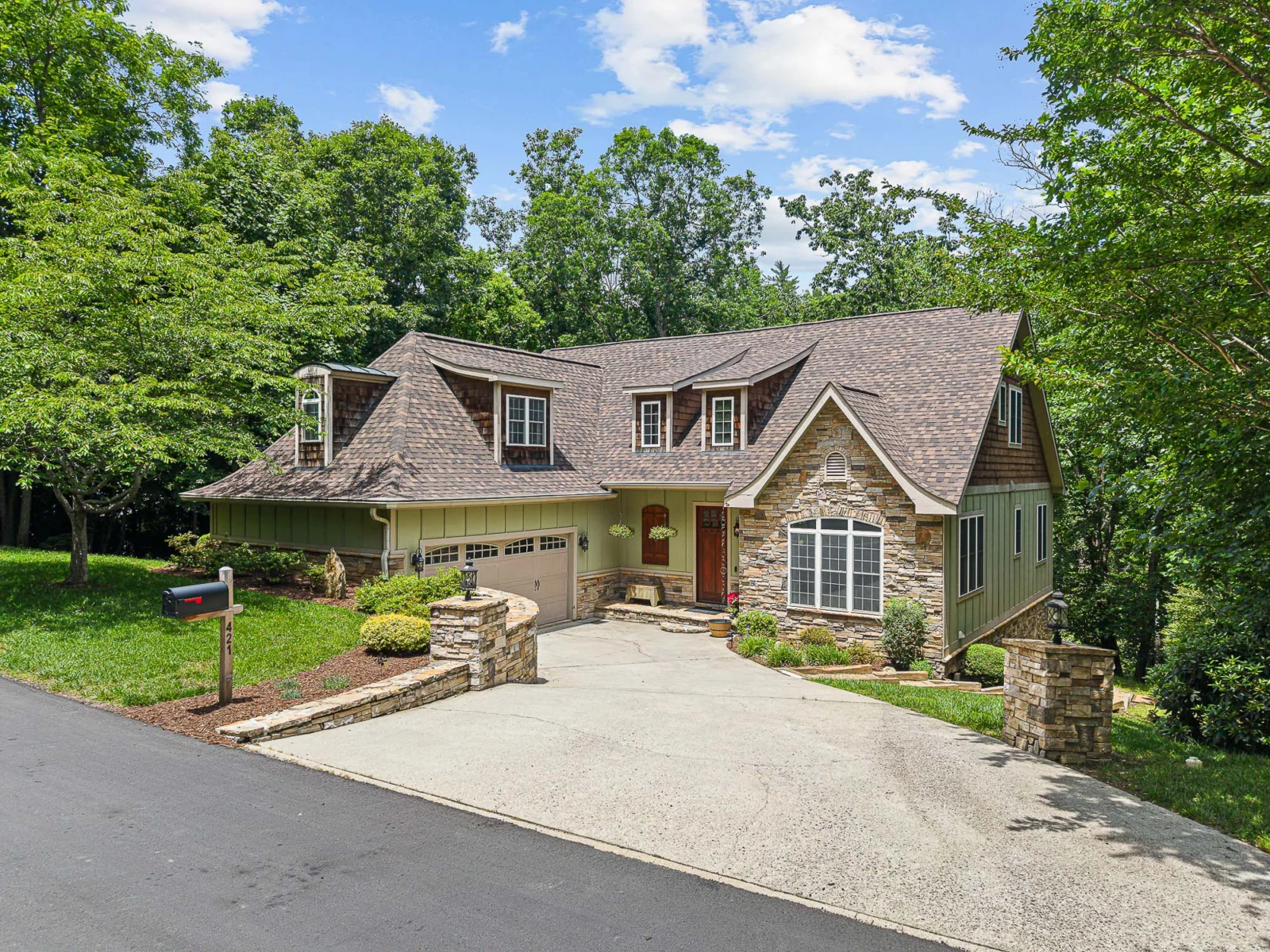 421 Purple Finch Ct, Arden, NC 28704 &mdash; real estate photography by Pavlov Photo