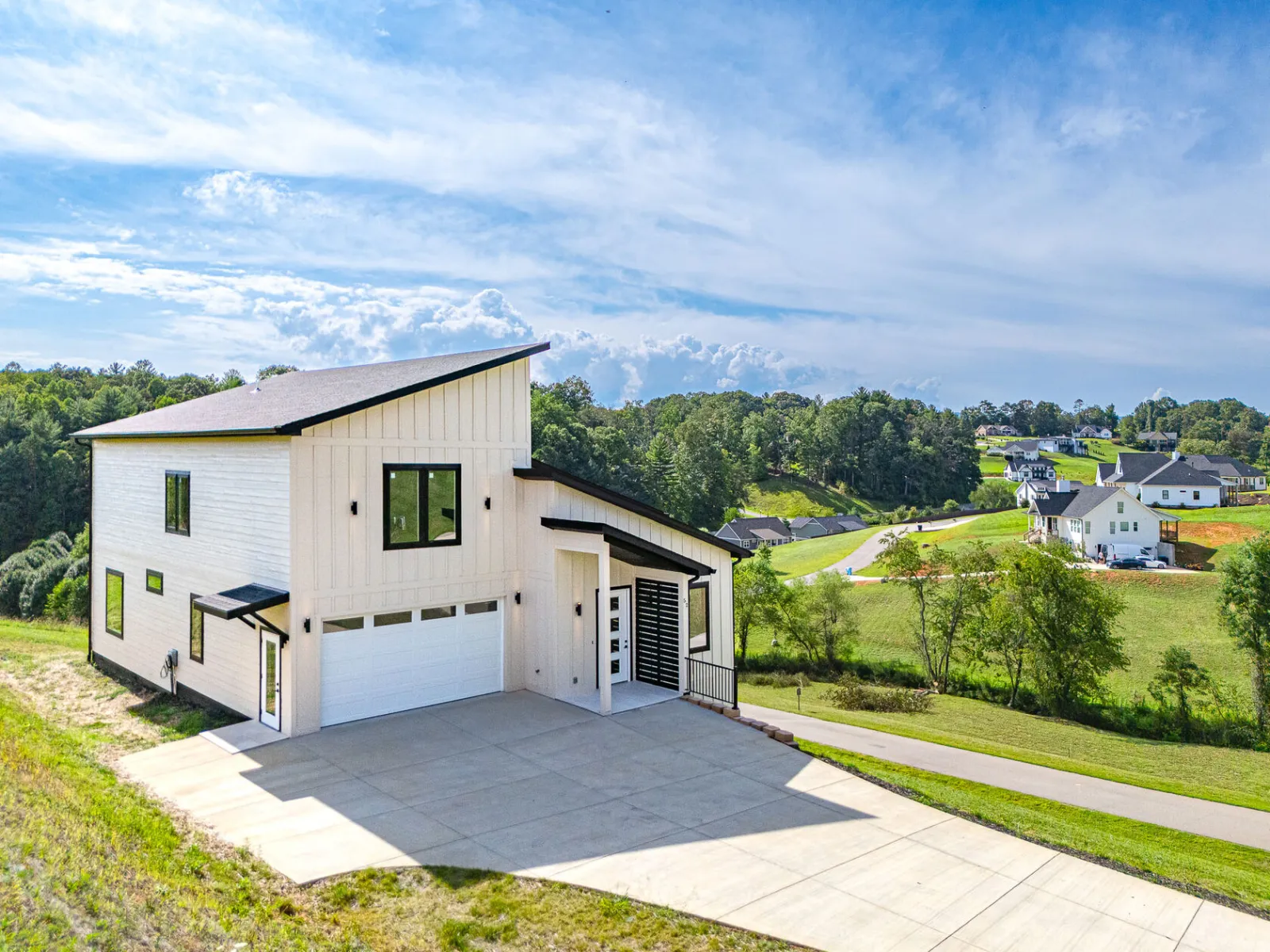 52 Temujin Dr, Leicester, NC 28748 real estate photography