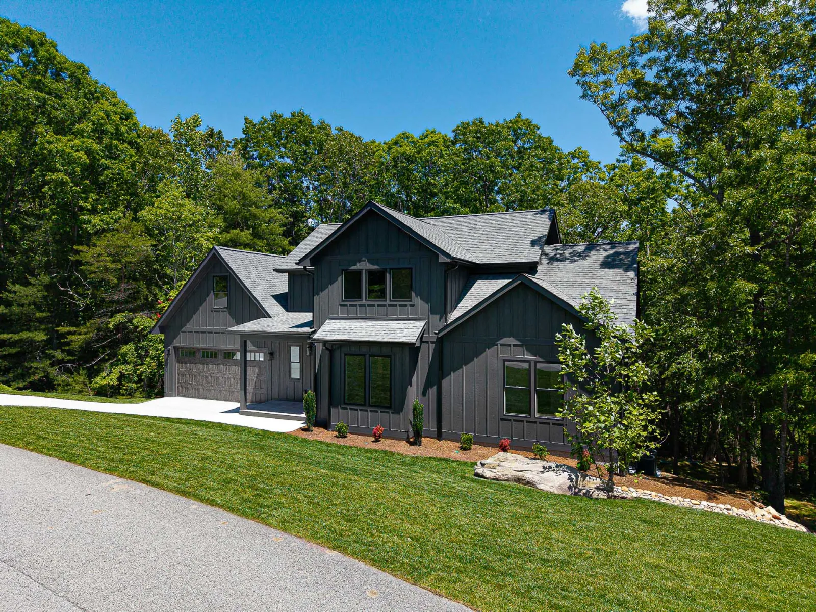 611 Crystal Heights Dr, Hendersonville, NC 28739 real estate photography