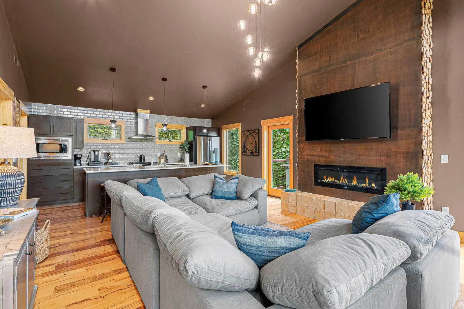 68 So Hi Trail, Black Mountain, NC real estate photography