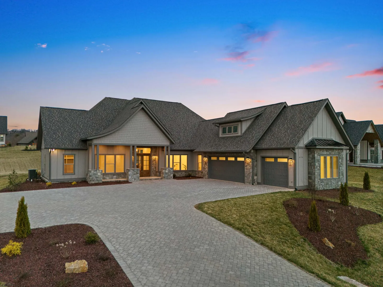 696 Daniel Circle Dr, Mills River, NC 28759 real estate photography